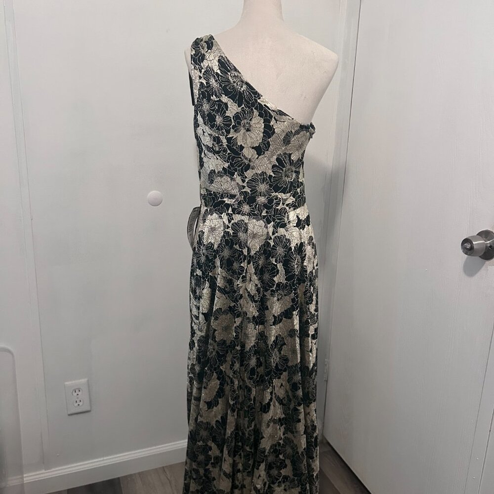 Gwen" Betsy&Adam Long One Shoulder Foil Flower Dress - Picture 4 of 8